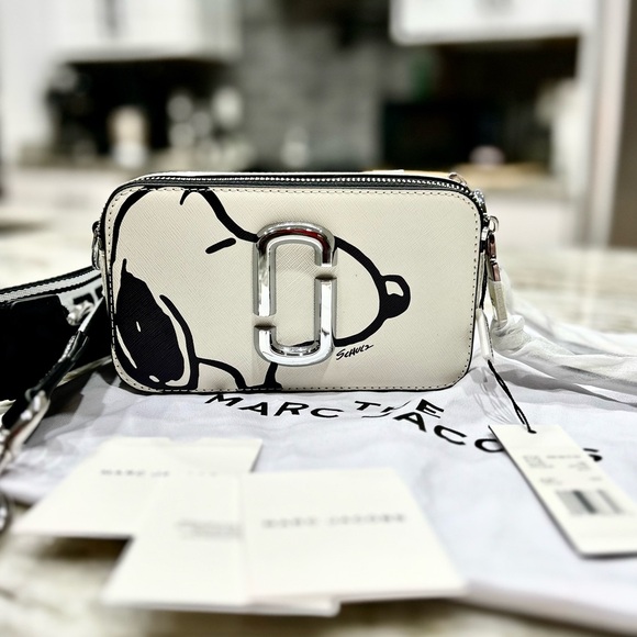 NWT Marc Jacobs Authentic X Peanuts Snoopy Snapshot Saffiano Leather Crossbody - Picture 4 of 9